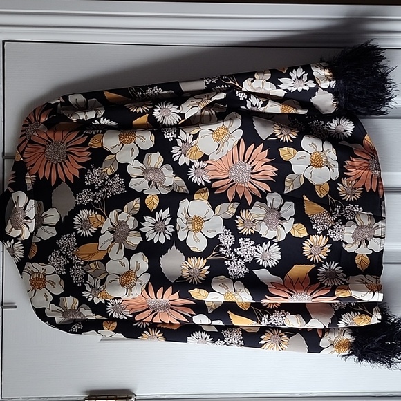 Vintage Retro Front Button Shirt w/ Faux Fur Trim & Shorts Set, Pre-Loved, Sz. L - Picture 6 of 16